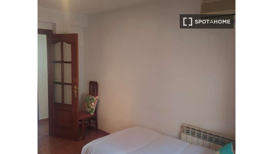 Double room Madrid, 4 beds — photo 33