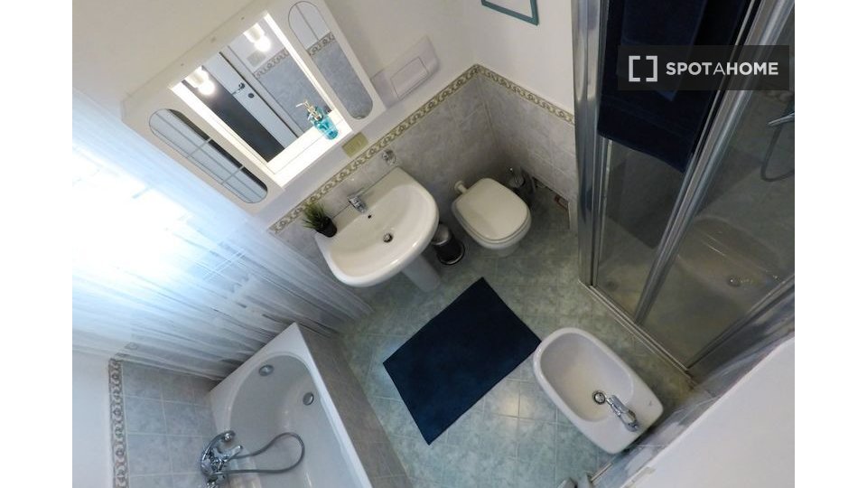 Double room Brescia, 5 beds — photo 7