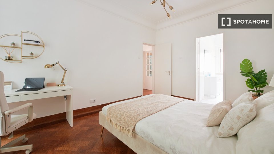 Double room Lisbon, 6 beds — photo 7