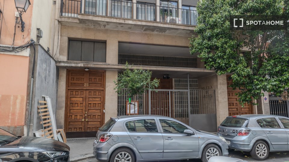 Double room Madrid, 7 beds, 160m² — photo 27