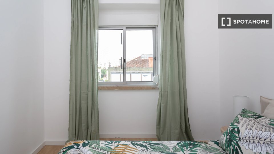 Double room Lisbon, 5 beds — photo 2