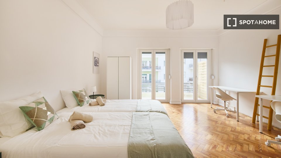 Double room Lisbon, 6 beds — photo 19