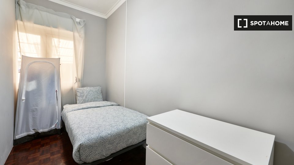 Double room Lisbon, 6 beds — photo 2
