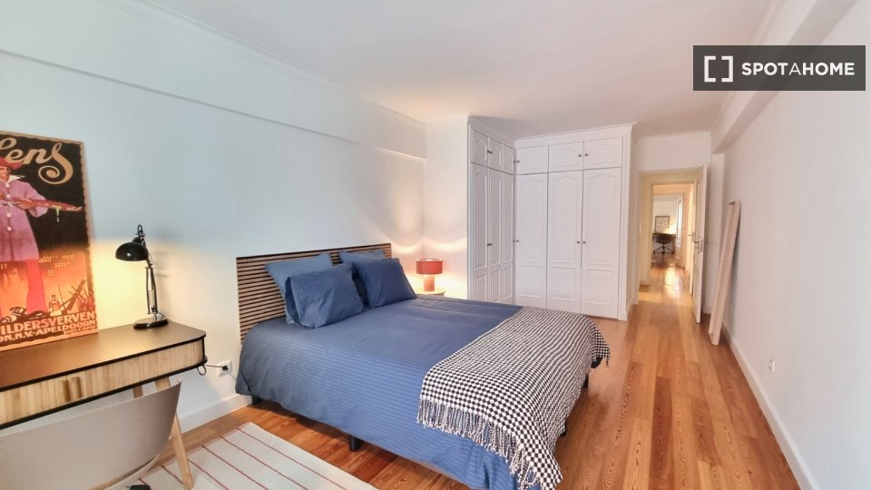 Double room Lisbon, 5 beds, 210m² — photo 8