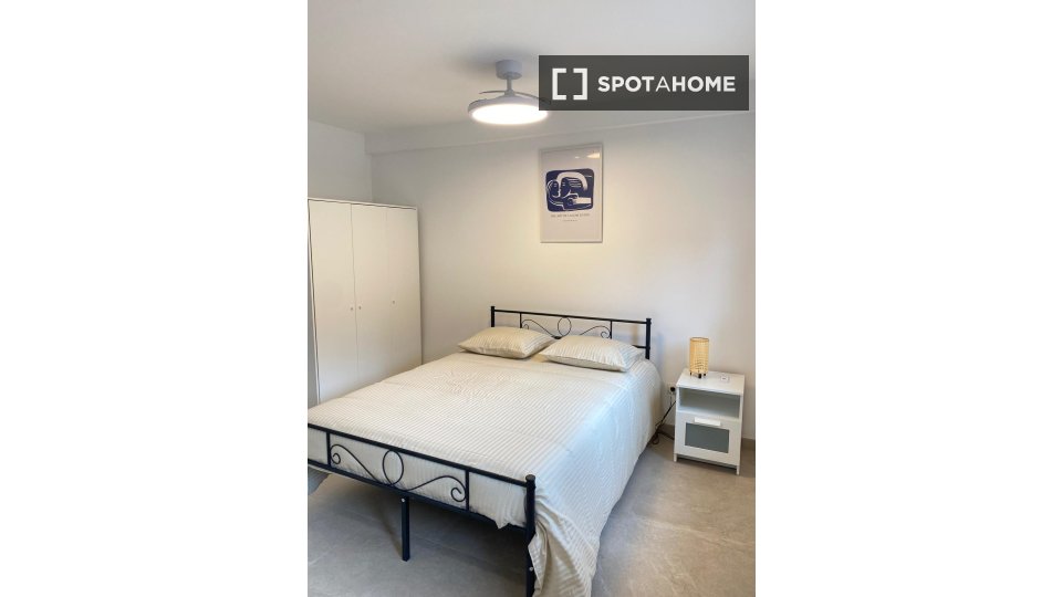 Double room Madrid, 3 beds — photo 7