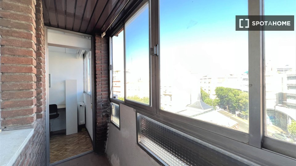 Double room Madrid, 5 beds, 95m² — photo 6