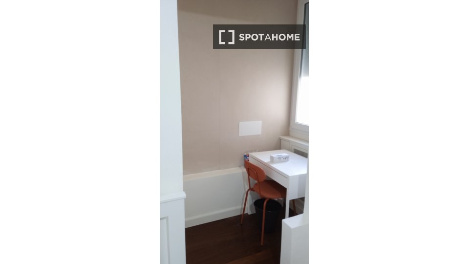 Double room Bologna, 8 beds, 185m² — photo 1