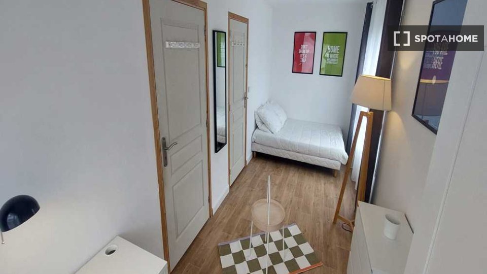Double room Lille, 3 beds, 70m² — photo 2