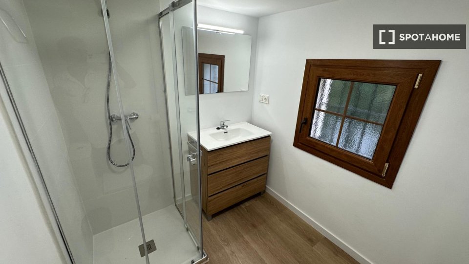 Double room Malaga, 9 beds, 25m² — photo 14