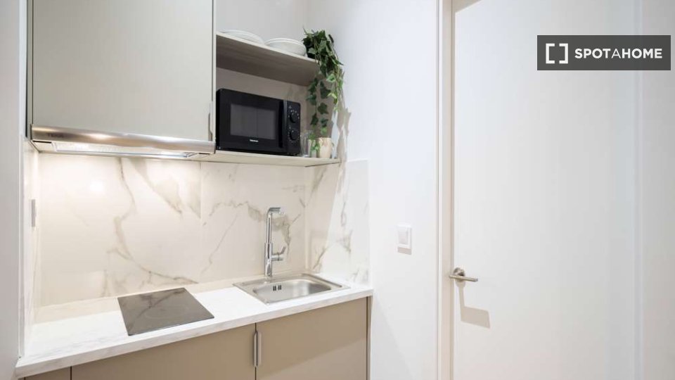 Habitación doble Madrid, 16 habitaciones — foto 3