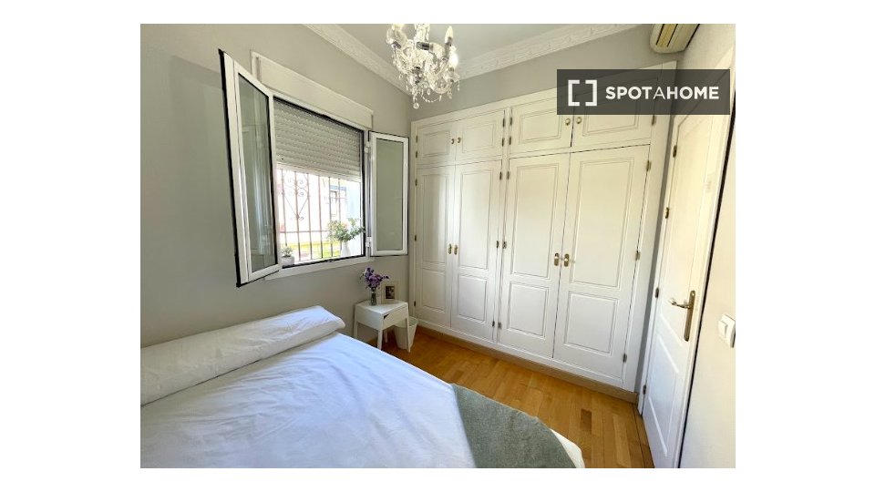 Double room Seville, 12 beds, 300m² — photo 10