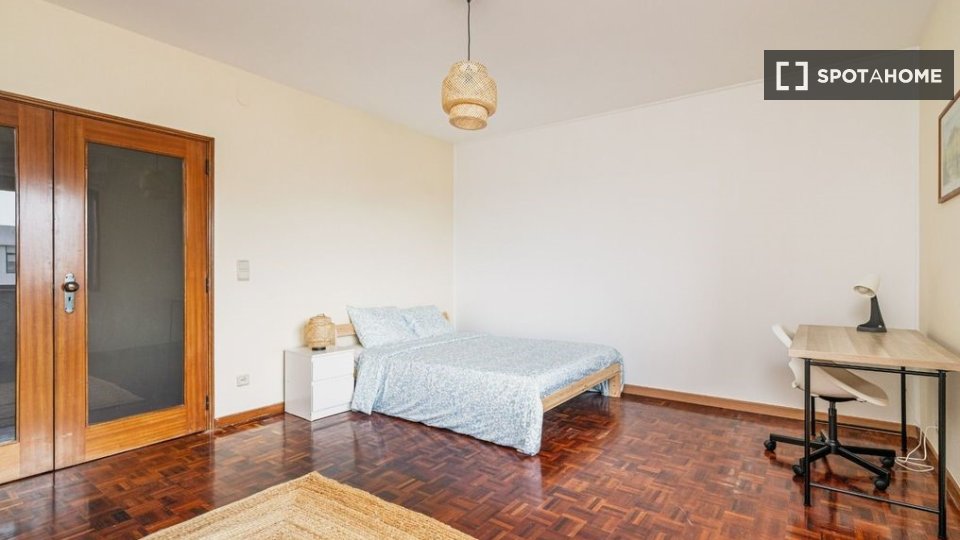 Double room Porto, 5 beds, 180m² — photo 2