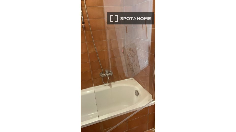 Double room Milan, 2 beds, 77m² — photo 6
