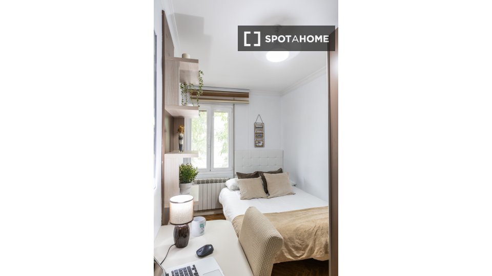 Double room Madrid, 5 beds — photo 7