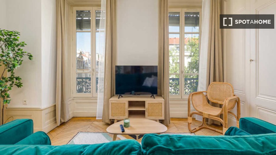 Double room Lyon, 4 beds, 120m² — photo 9