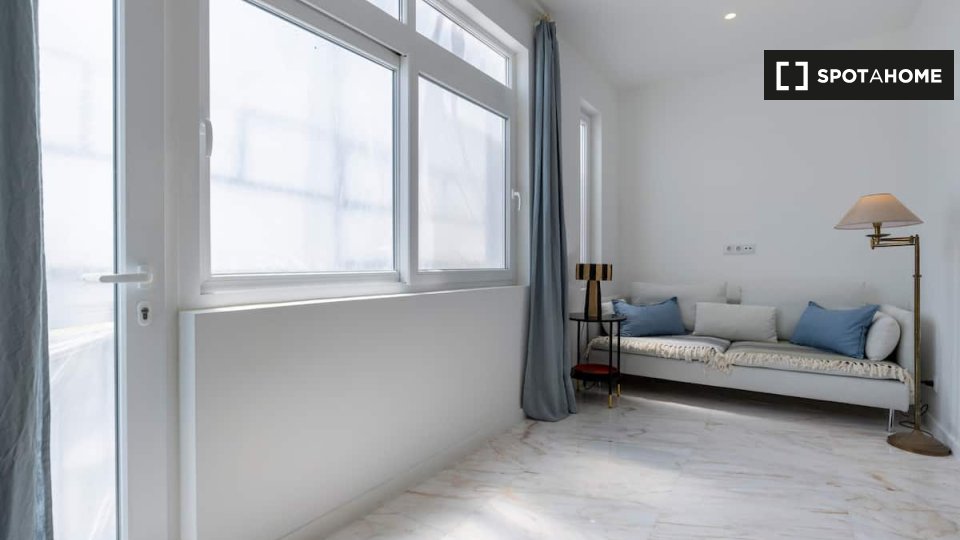 Apartment Lisbon, 2 beds — photo 17
