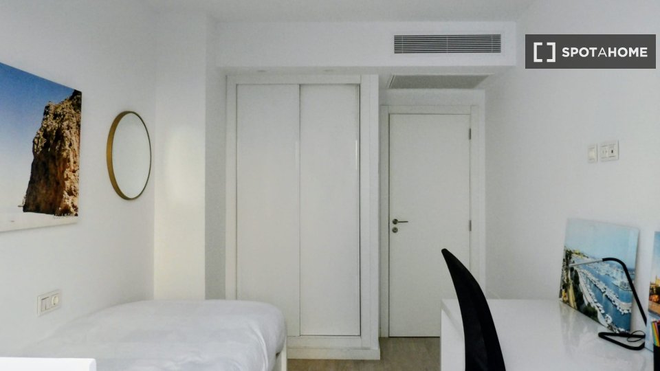 Habitación en un piso compartido de 3 habitaciones en Camp Redó, Palma.
