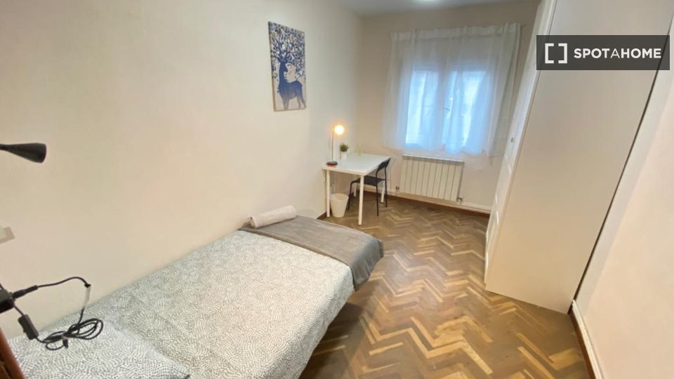 Double room Madrid, 4 beds — photo 11