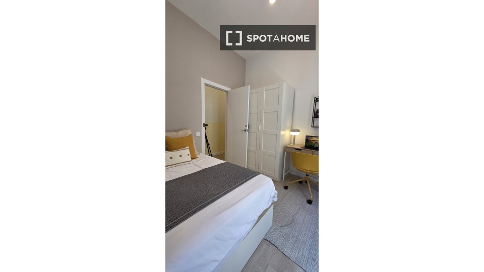 Double room Barcelona, 10 beds, 210m² — photo 6