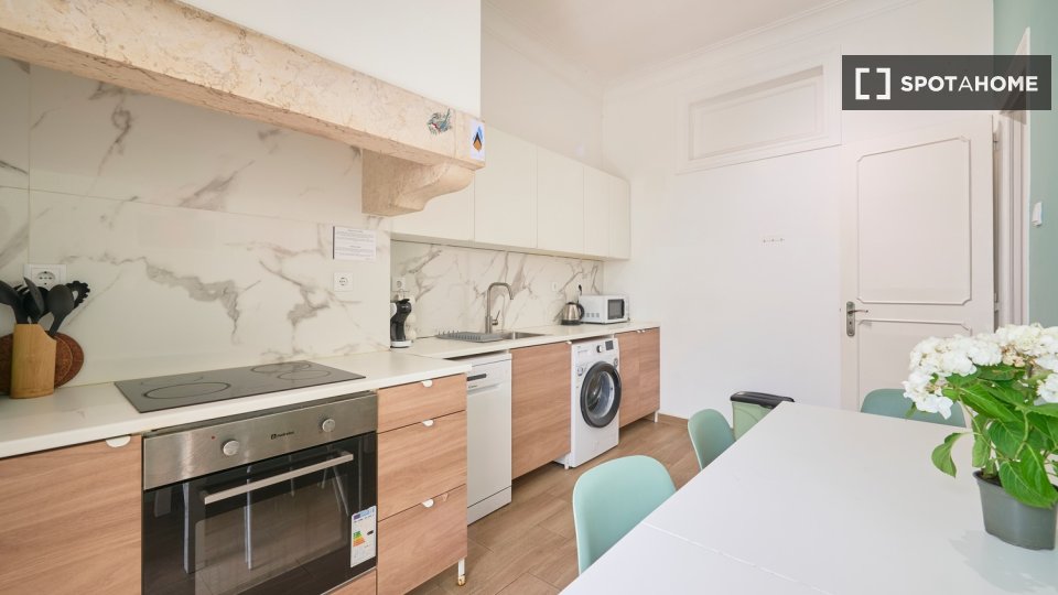 Double room Lisbon, 10 beds — photo 46