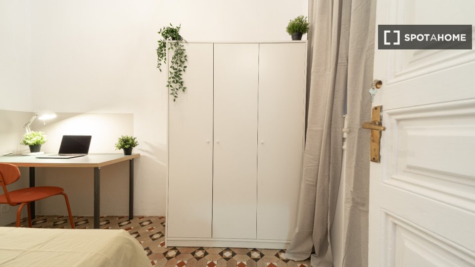 Double room Barcelona, 10 beds, 180m² — photo 1