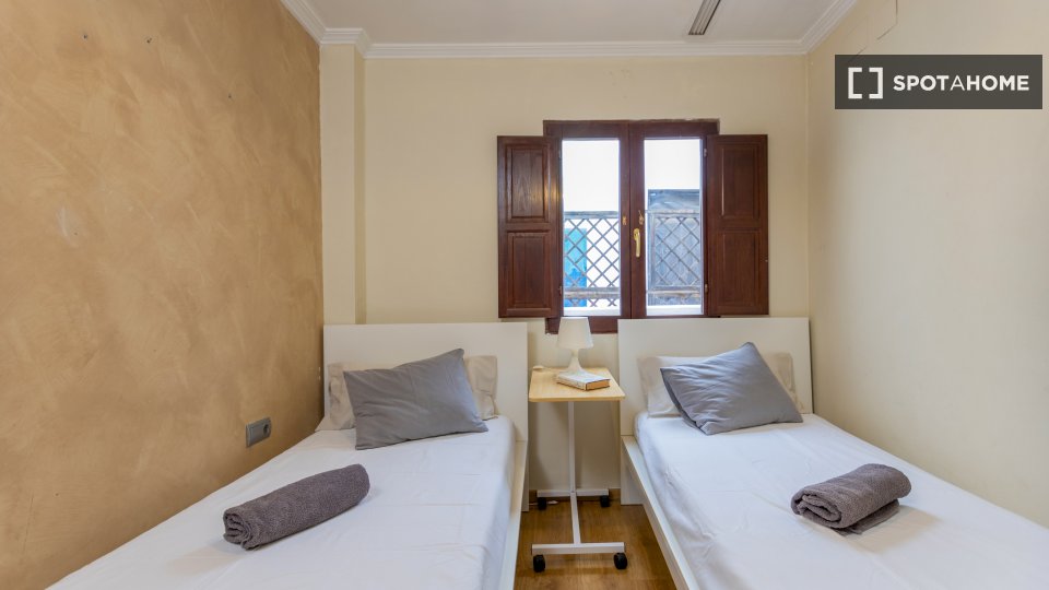 Apartment Valencia, 2 beds, 75m² — photo 38