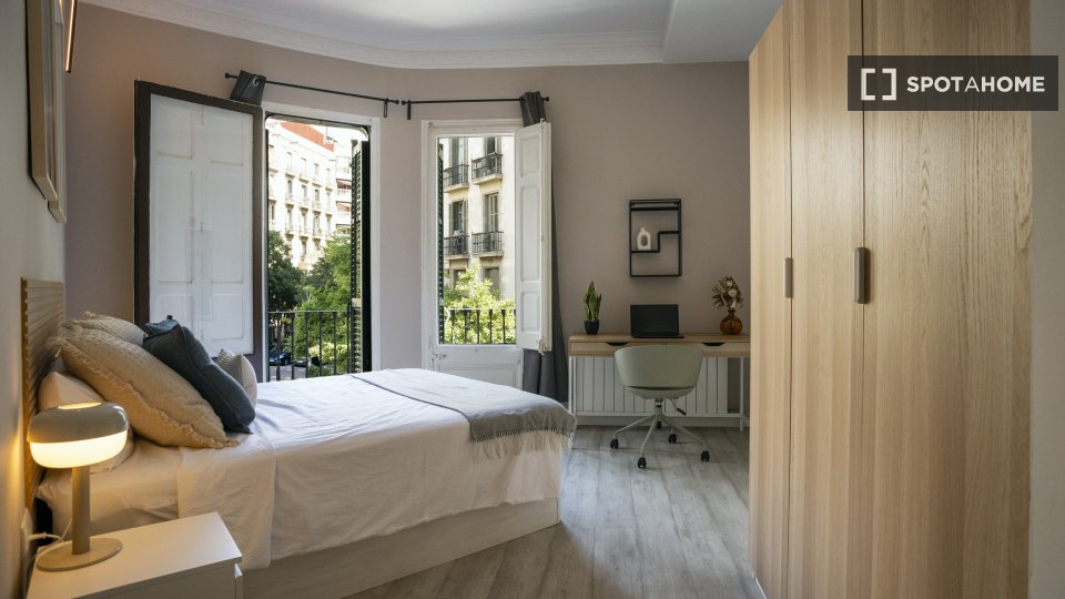 Double room Barcelona, 6 beds, 180m² — photo 6