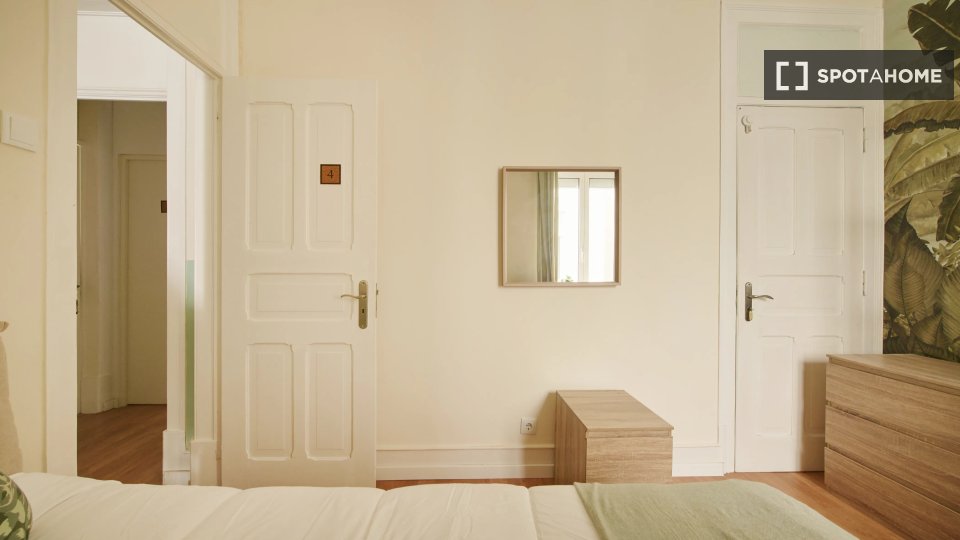 Double room Lisbon, 6 beds — photo 4