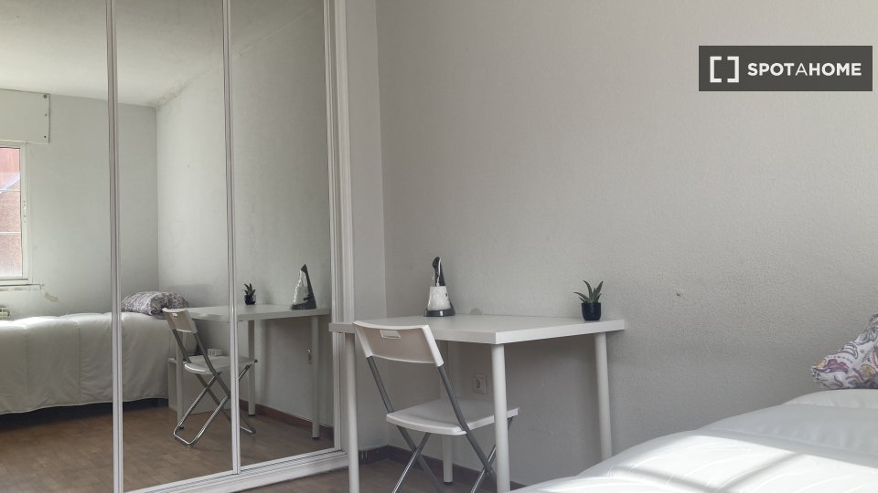 Double room Madrid, 4 beds, 70m² — photo 6
