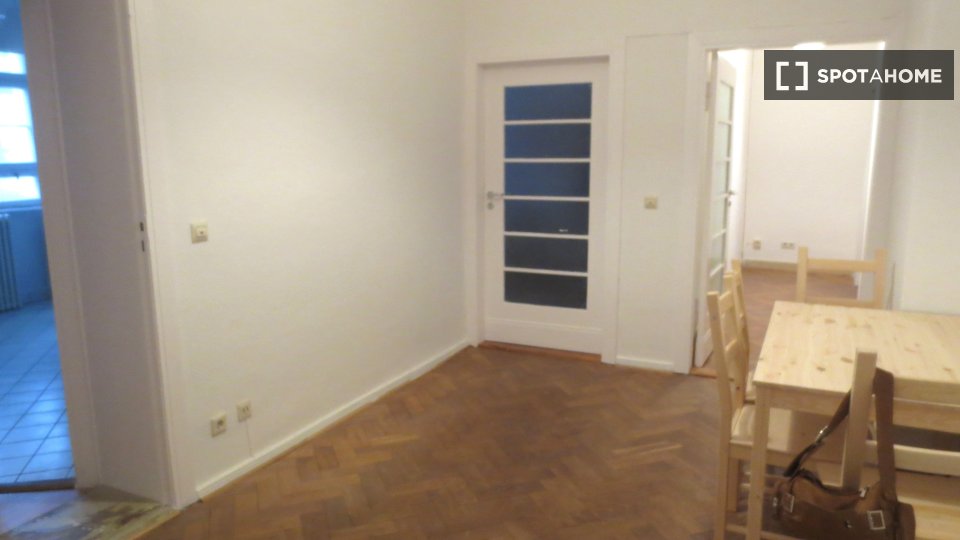 Double room Berlin, 6 beds, 149m² — photo 10