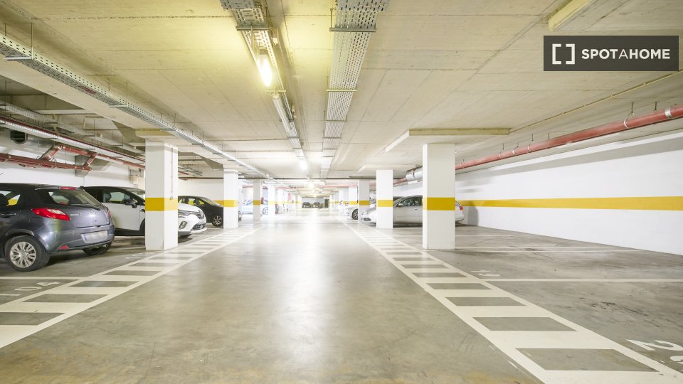 Apartment Lisbon, 2 beds, 70m² — photo 17
