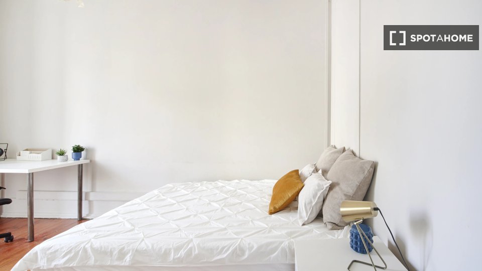 Double room Lisbon, 6 beds — photo 1