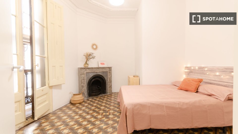 Double room Barcelona, 14 beds, 400m² — photo 9
