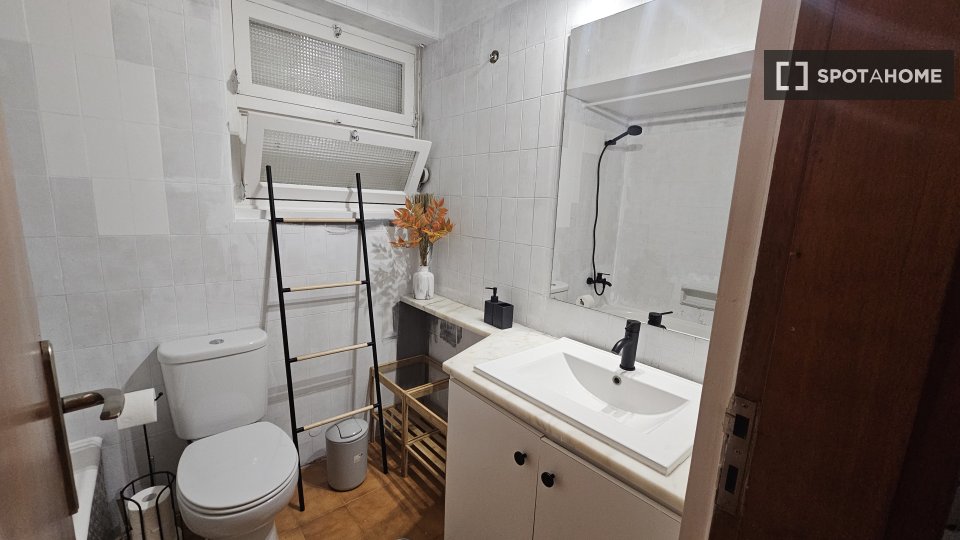 Apartment mono Lisbon, 95m² — photo 42