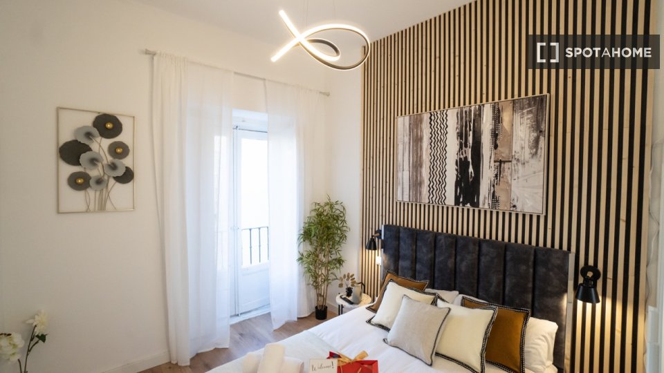 Double room Madrid, 2 beds — photo 3