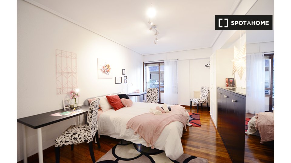 Double room Bilbao, 3 beds — photo 8