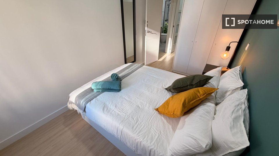 Double room Madrid, 5 beds, 90m² — photo 17