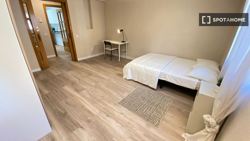 Double room Madrid, 4 beds — photo 7