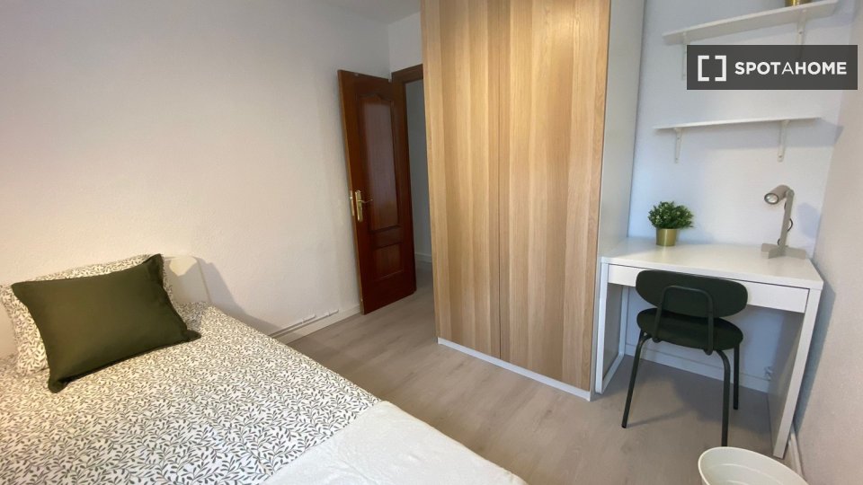 Habitación doble Madrid, 4 habitaciones — foto 4