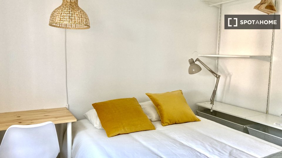 Double room Lisbon, 2 beds — photo 3