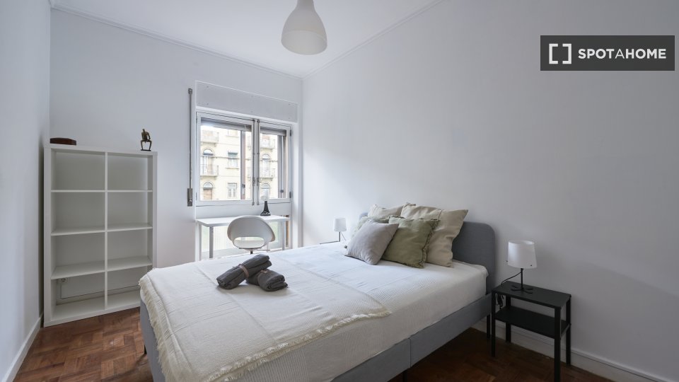 Double room Lisbon, 10 beds — photo 24