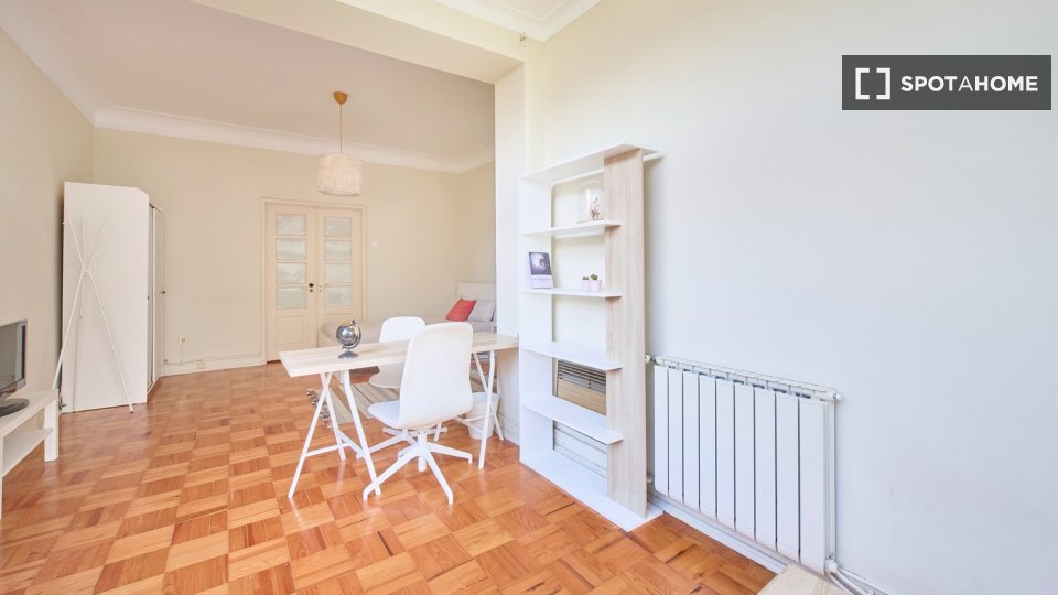 Double room Lisbon, 6 beds — photo 5