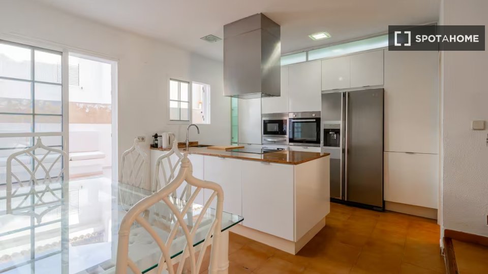 Apartment Valencia, 3 beds — photo 5