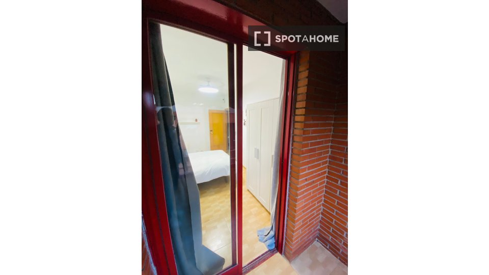 Double room Madrid, 5 beds — photo 3