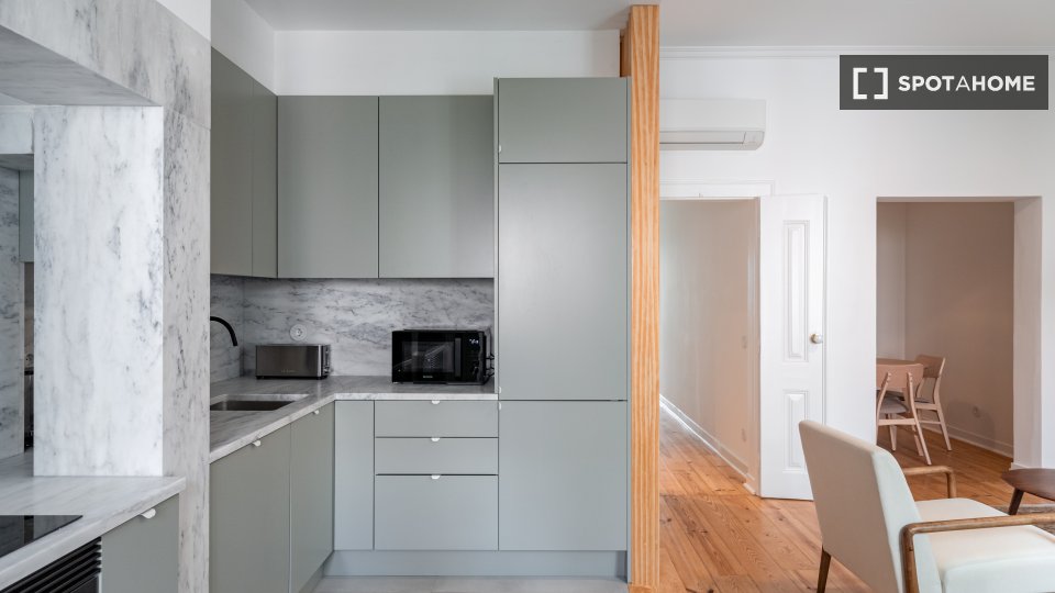 Apartment Lisbon, 2 beds, 70m² — photo 15