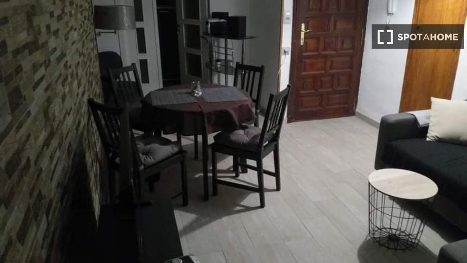 Double room Alicante, 4 beds, 89m² — photo 7