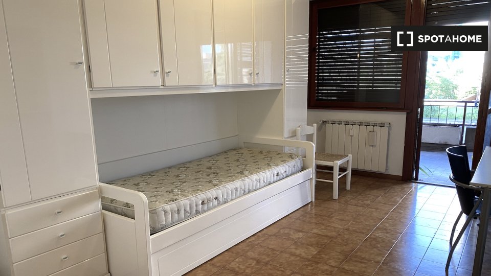 Double room Rome, 4 beds — photo 10