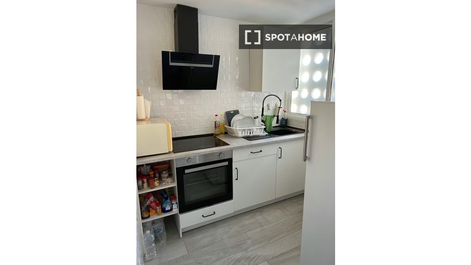 Double room Malaga, 5 beds, 125m² — photo 4