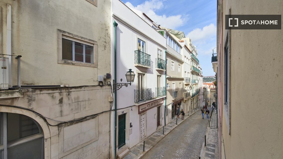 Double room Lisbon, 8 beds — photo 6