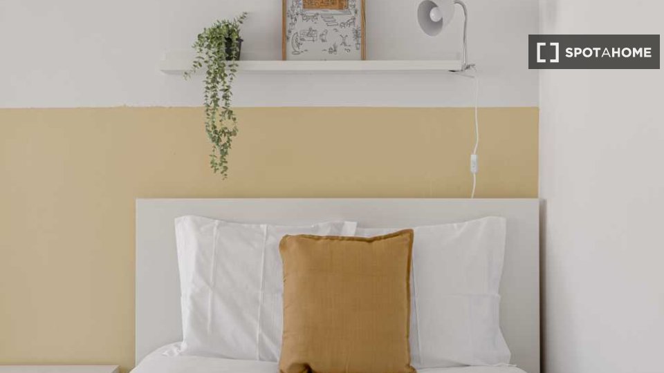 Double room Lisbon, 8 beds — photo 20